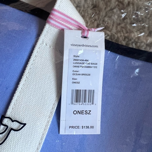 Vinyard Vines x large Large Toe.  Great for beach or traveling - Picture 3 of 3